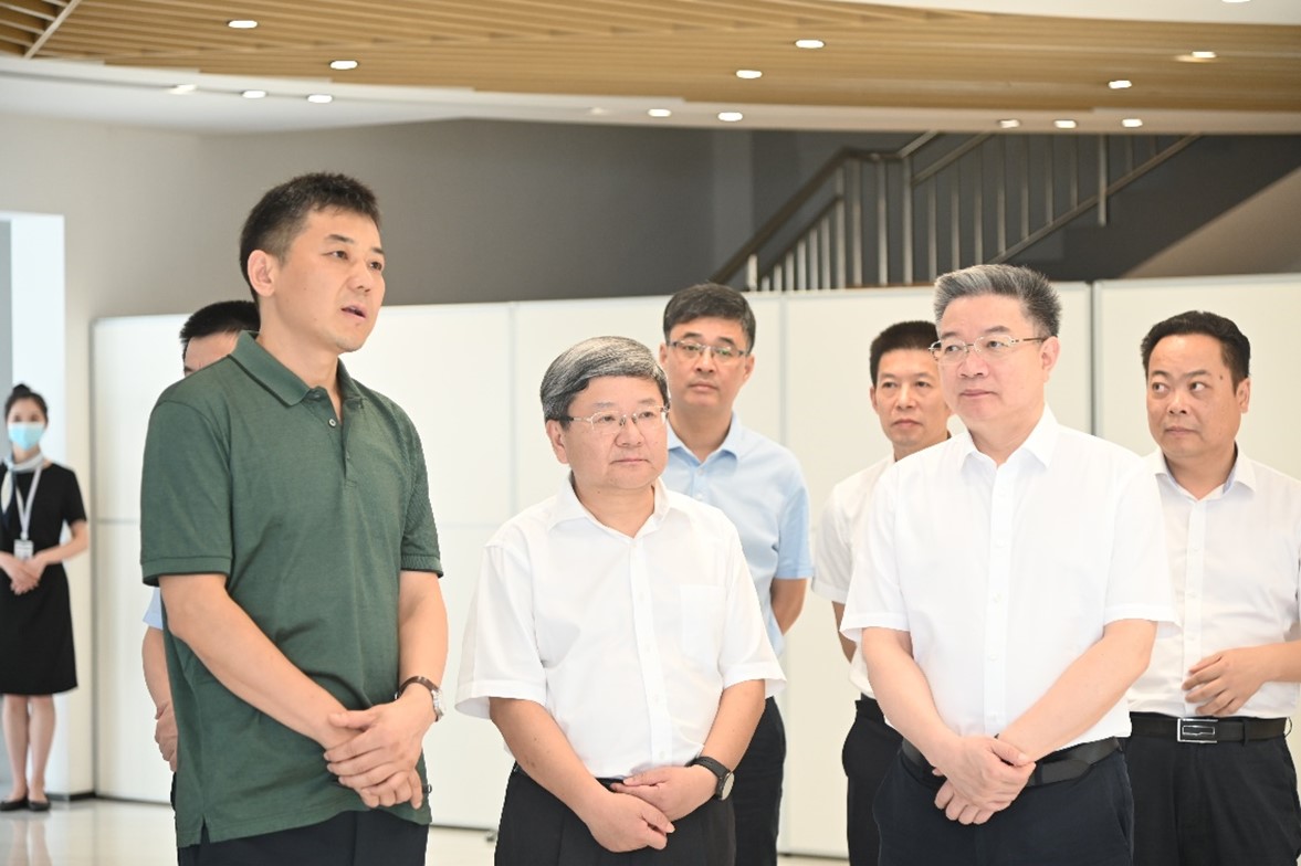 余姚市委书记傅贵荣一行莅临宁波赢博生物调研园区建设